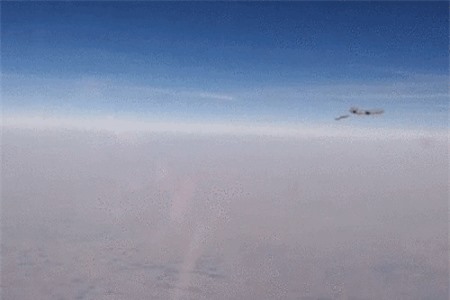 Clip: Chiến đấu cơ Nga chặn tiêm kích Pháp tiếp nhiên liệu cho máy bay Mỹ tại Syria