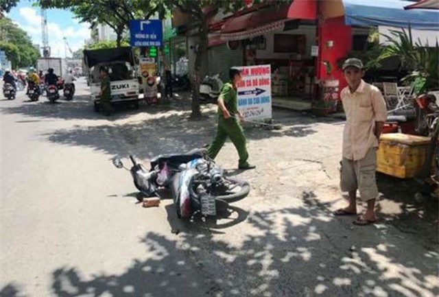Va quẹt giao thông nam thanh niên đâm chết người ở Sài Gòn