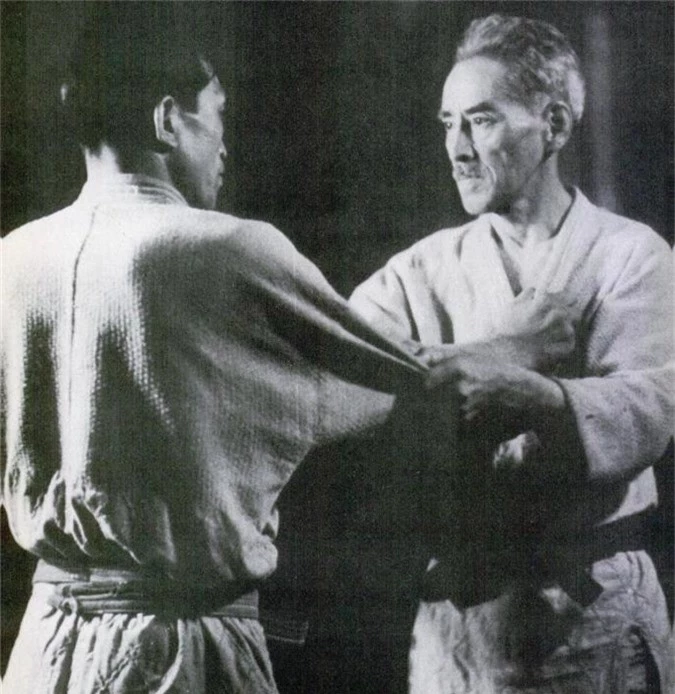 ‘than vo judo nhat ban’ – nguoi ti hon khien doi thu khiep so hinh anh 1