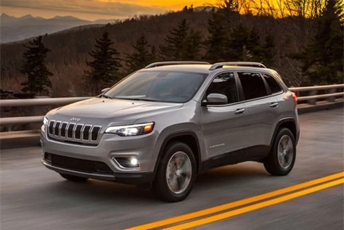 10. Jeep Compass (doanh số: 14.083 chiếc).