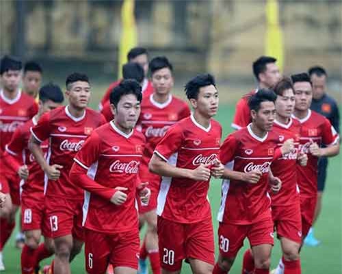 4 tuyển thủ Việt Nam tập tễnh rời sân, nguy cơ chấn thương