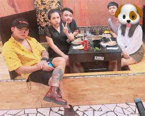 Fan phát hiện Công Phượng viết 'bức thư tình' bằng tiếng Anh gửi bạn gái?