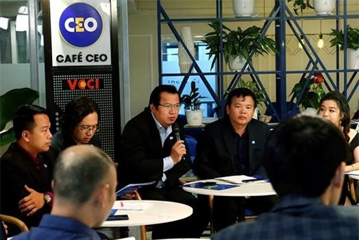 CEO Nguyễn Tuấn Quỳnh (Saigon Books) đưa ra các giải pháp giúp CEO vượt qua tình huống cực kỳ khó khăn trong Những câu chuyện thật