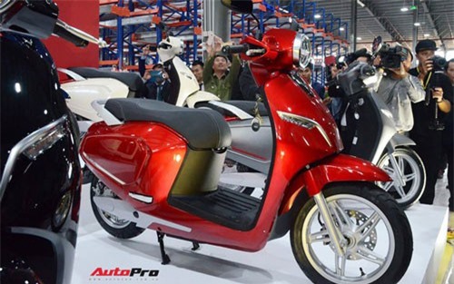 VinFast Klara trình làng: Xe máy điện thông minh đi 80 km/sạc, vận tốc 50 km/h