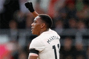 Clip: Martial làm được điều chưa từng có, M.U ngược dòng ‘không tưởng’