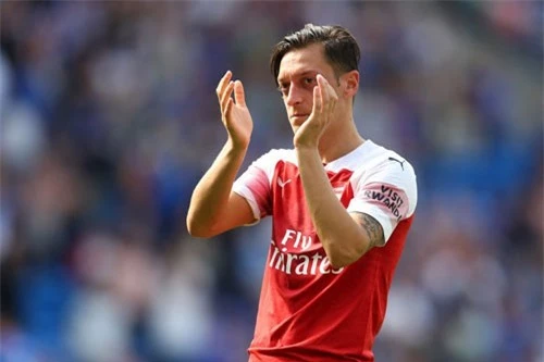 Tiền vệ: Mesut Ozil (Arsenal).