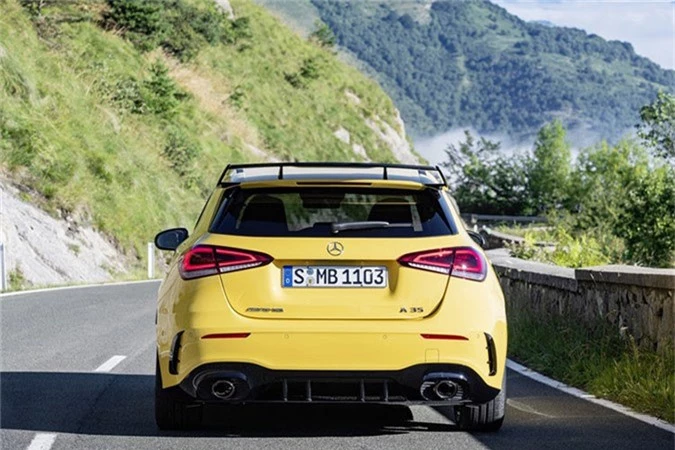 Mercedes-AMG A35 manh 306 hp co gia hon 1 ty dong-Hinh-9