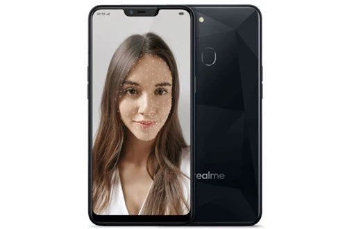 Sức mạnh phần cứng của Realme 2 đến từ chip Qualcomm Snapdragon 450 lõi 8 với xung nhịp 1,8 GHz, GPU Adreno 506. RAM 3 GB/ROM 32 GB hoặc RAM 4 GB/ROM 64 GB, có khay cắm thẻ microSD với dung lượng tối đa 256 GB. Hệ điều hành Android 8.1 Oreo, được tùy biến trên giao diện ColorOS 5.1.