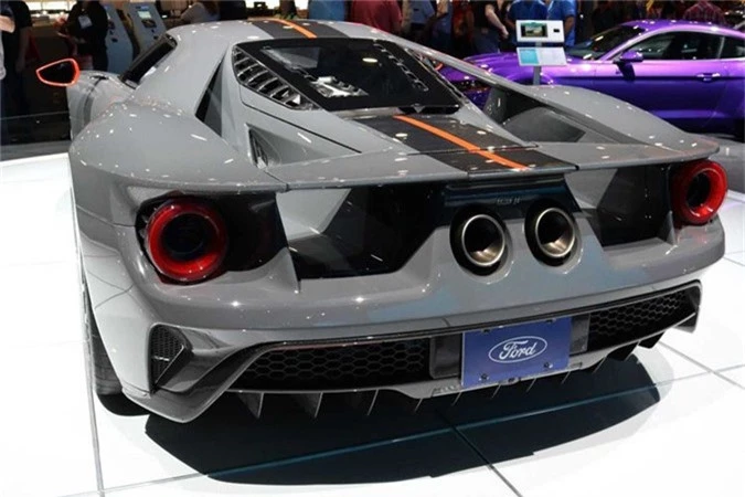 Sieu xe nhe nhat cua Ford-GT Carbon Series co gi hay?-Hinh-7