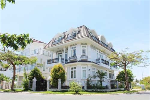 Nam bảo vệ 'nhận quả đắng' khi qua đêm ở biệt thự