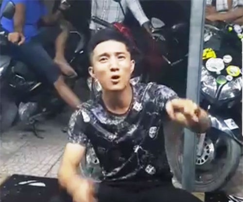 Nhờ người tìm ôtô bị cướp, "tự tố" mình thua bạc