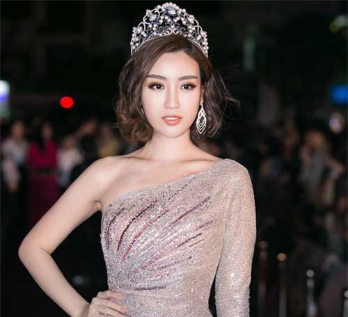 Hoa hậu Đỗ Mỹ Linh thường xuyên bị Á hậu Thụy Vân trách mắng vì "yếu kém"