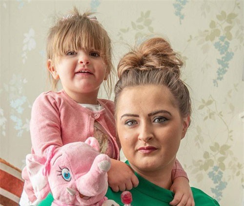 3 phút địa ngục suýt mất con vì chiếc kẹo mút, bà mẹ cảnh báo về thứ nhỏ bé cha mẹ không thể coi thường