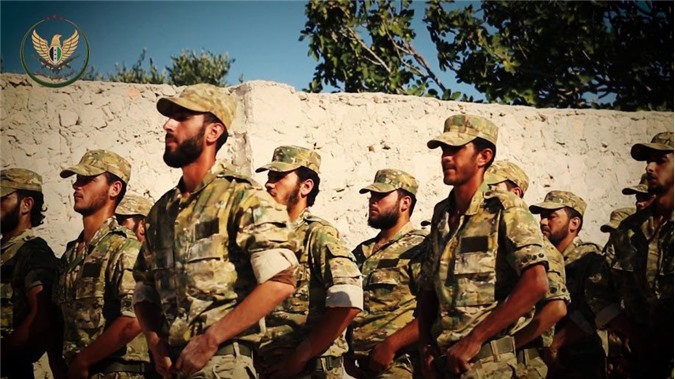 Tình báo Thổ Nhĩ Kỳ báo tin cho phiến quân nổi dậy xung trận ở Syria