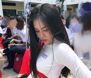 Vóc dáng đẹp như người mẫu của nữ sinh lớp 12 