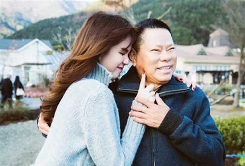 Lộ clip tỷ phú Hoàng Kiều xác nhận bỏ Ngọc Trinh vì "bắt cá hai tay" trong thời gian yêu nhau