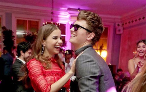 Vì sao “người bình thường” không nên hẹn hò... người nổi tiếng?