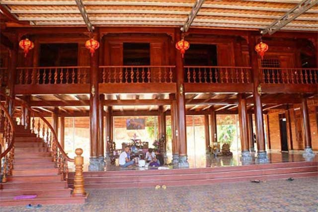 Clip: Cận cảnh nhà sàn 100 tỷ ‘siêu hoành tráng’ của đại gia xứ Nghệ