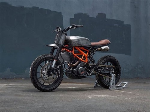 KTM 390 Duke được “biến hóa” thành một chiếc scrambler