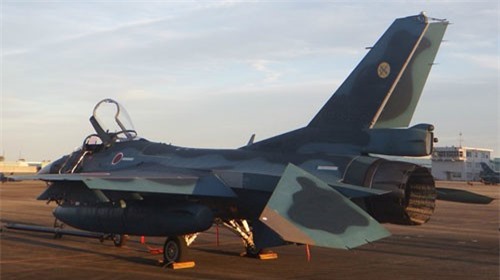 Hai tiêm kích Nhật va quệt trong chuyến bay tập