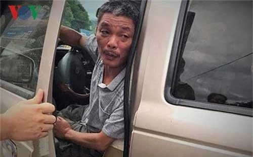 Tạm giam 4 tháng đối tượng “say xỉn” tông chết 1 phụ nữ, 1 trẻ em. Một đối tượng nam giới tại thành phố Lào Cai vừa bị bắt tạm giam trong thời gian 4 tháng, vì hành vi lái xe sau khi sử dụng rượu bia quá mức gây tai nạn chết người.  (CHI TIẾT)