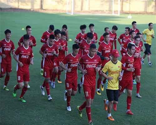 HLV Lê Thụy Hải: "HLV Park Hang Seo loại ai cũng được, miễn là vô địch AFF Cup"