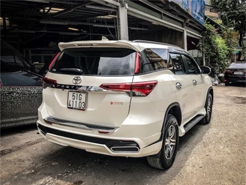 Rộ phong trào 'lên đời' Toyota Fortuner thành Lexus LX570 - ảnh 1