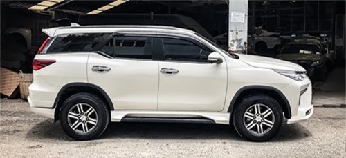 Rộ phong trào 'lên đời' Toyota Fortuner thành Lexus LX570 - ảnh 2