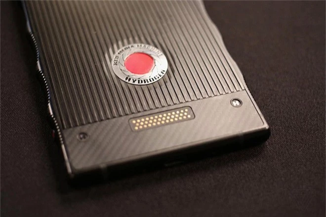 Trên tay RED Hydrogen One - một chiếc điện thoai holographic đầy tham vọng - Ảnh 3.