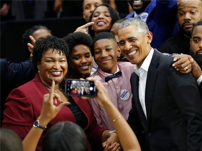 Cựu Tổng thống Mỹ Barack Obama đang rất tích cực vận động cho các ứng viên Dân chủ. Trong ảnh là lần vận động của ông ở TP Miami, bang Florida (Mỹ) ngày 2-11. Ảnh: REUTERS
