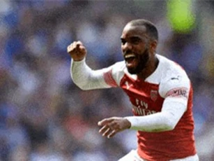 Clip: Lacazette làm nên kỳ tích, Arsenal cầm hòa Liverpool