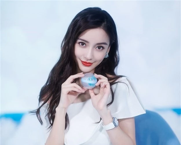 angelababy hoa nu than voi dam trang lech vai hinh 2