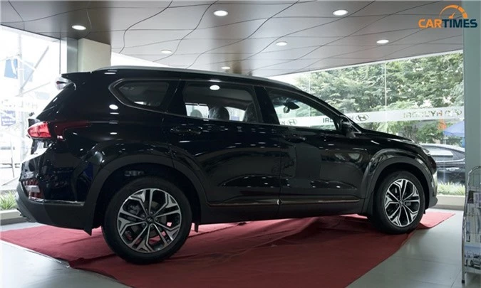 Thiết kế bên hông xe Hyundai Santa Fe 2019