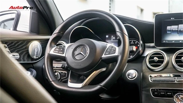 Mercedes-Benz C-Class - Cái tên nổi bật nhất thị trường xe sang cũ Việt Nam - Ảnh 8.