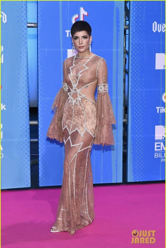 Thảm đỏ MTV EMA 2018: Người lộng lẫy như công chúa, kẻ khoe body gợi cảm, nữ hoàng phim teen đình đám một thời cũng tái xuất - Ảnh 5.