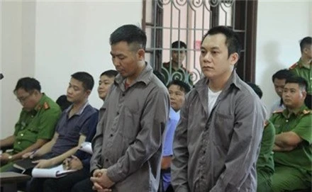 Bị cáo Lê Ngọc Hoàng (phải) tại phiên toà phúc thẩm ngày 1/11 vừa qua.