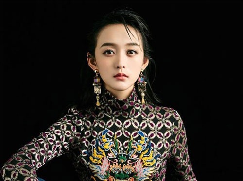 "Mai Tần" Hà Hoằng San lên tiếng trấn an fan “Thiên Long Bát Bộ 2018” sau sự cố ngã ngựa ngay phim trường