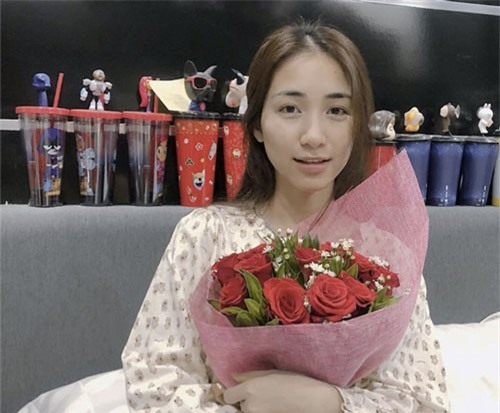 Hòa Minzy được bạn trai thiếu gia quan tâm, Công Phượng bị đồn có tình mới