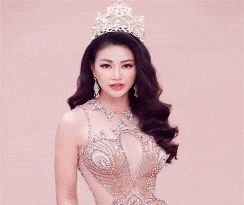 ‘Quên lối về’ trước nhan sắc nóng bỏng của Tân Hoa hậu Trái đất 2018
