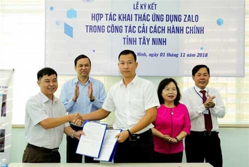 Người dân Tây Ninh có thể làm thủ tục hành chính qua smartphone