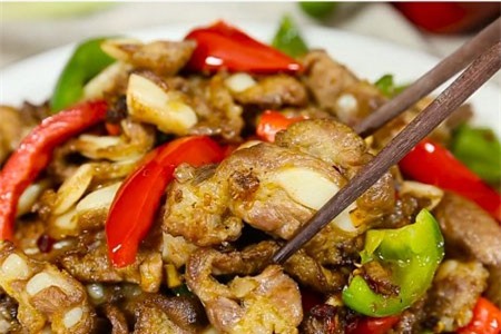 Clip: 'Cơm hết vèo' nhờ món sụn xào ngũ vị