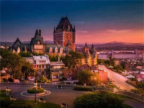  Fairmont Le Château Frontenac, khách sạn lịch sử ở thành phố Quebec, Canada. Ảnh: Shutterstock 