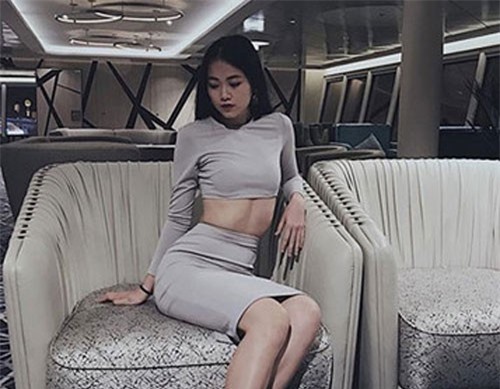 Ngắm vòng eo 'con kiến' nhờ quấn nẹp sắt của HH Phương Khánh