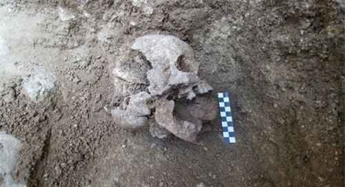 Lo sợ người chết 'đội mồ sống dậy' và nghi lễ kỳ dị 'chôn cất ma cà rồng'