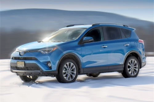 4. Toyota RAV4 2018 (giá khởi điểm: 24.600 USD).