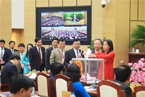 Hà Nội sẽ lấy phiếu tín nhiệm lãnh đạo chủ chốt vào đầu tháng 12 tới.