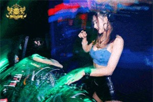 Cận cảnh vẻ đẹp nữ DJ 'bốc lửa' bậc nhất Việt Nam từng bị gạ tình