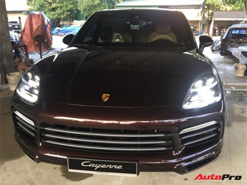 Porsche Cayenne 2018 được dân chơi xứ Nghệ "ốp" gói phụ kiện cả tỷ đồng