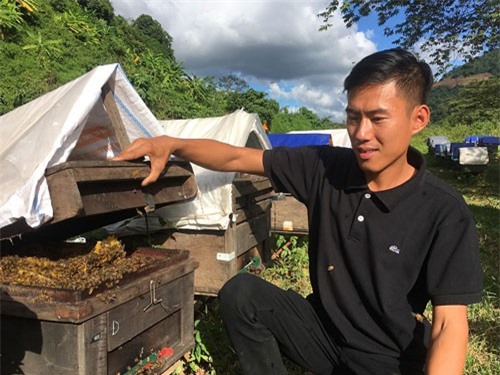 Kỹ sư bách khoa kiếm nửa tỷ đồng/năm nhờ nuôi con có nọc độc