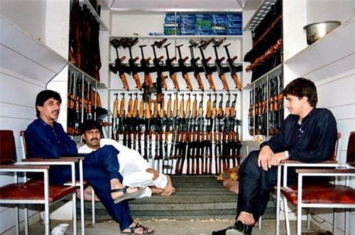 Giật mình ngôi làng sản xuất súng lậu lớn nhất Trung Đông